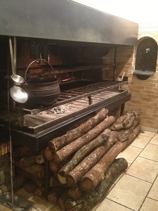 Restaurant de grillades au feu de bois